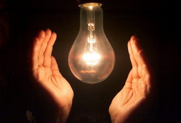 luz ampolleta 1024x696 e1597837540980 1